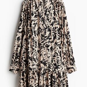 H&M Black and Cream Long Sleeve Dress